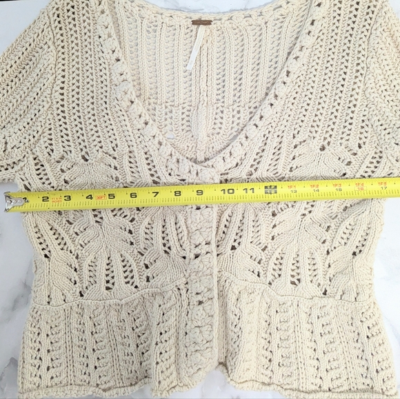 Free People Crochet Knit Snap Front Cardigan Three Quarter Sleeve Beige Medium M - Picture 9 of 9